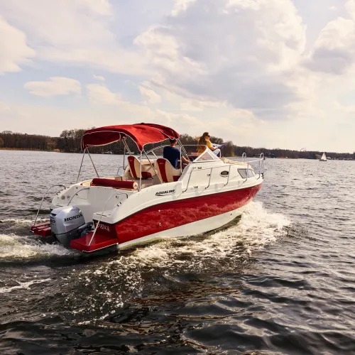 Lanke Charter | Aqualine 750 Anna Seitenansicht Aqualine 750 Anna Außenaufnahme Seitenansicht